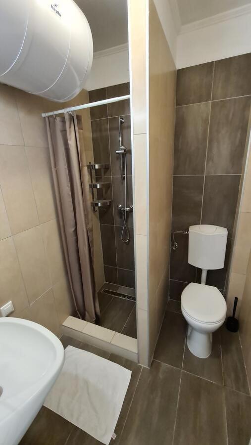 Mediterran Apartman With Pool Siofok Ngoại thất bức ảnh