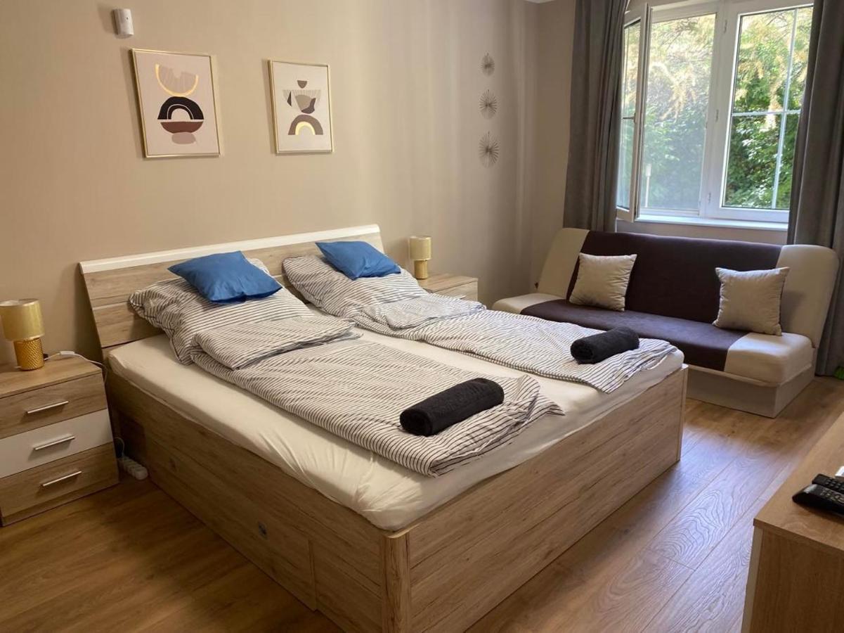 Mediterran Apartman With Pool Siofok Ngoại thất bức ảnh